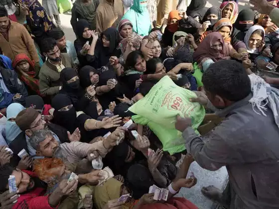 pakistan economic crisis 1