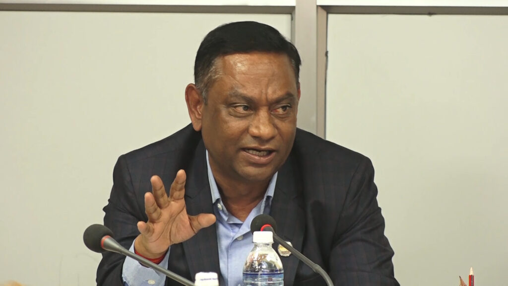 वनको जग्गामा नेताहरुको आँखा लाग्ने गरेको छः वनमन्त्री महतो वीरेन्द्रप्रसाद महतो