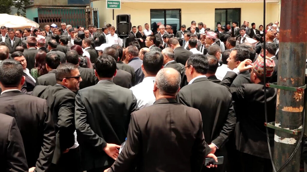 ललितपुर जिल्ला अदालतमा कानून व्यवसायीहरु आन्दोलित